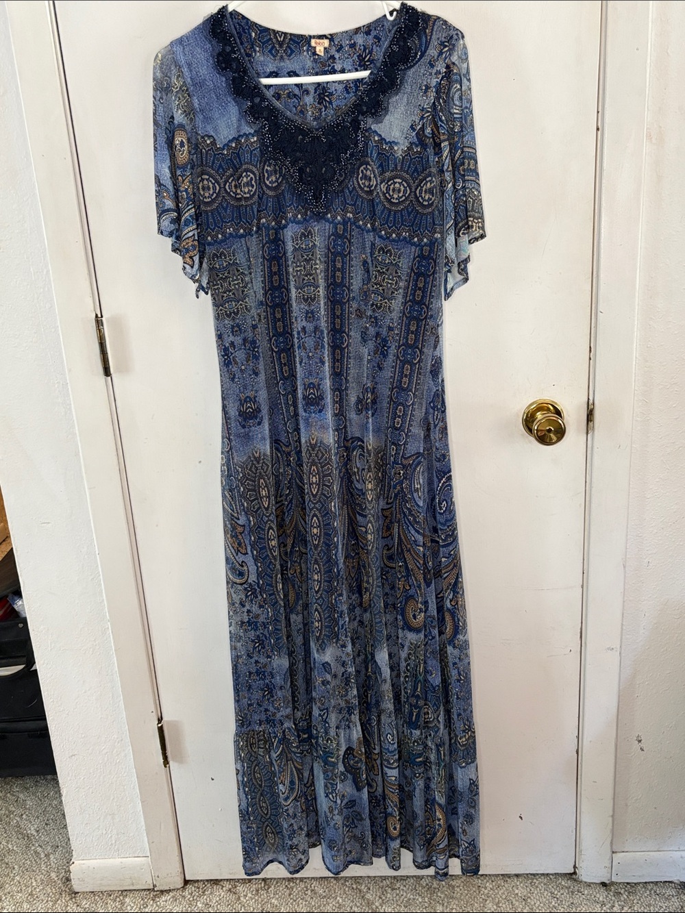 Reba blue short sleeve printed paisley mesh maxi dress with lace beading Size S